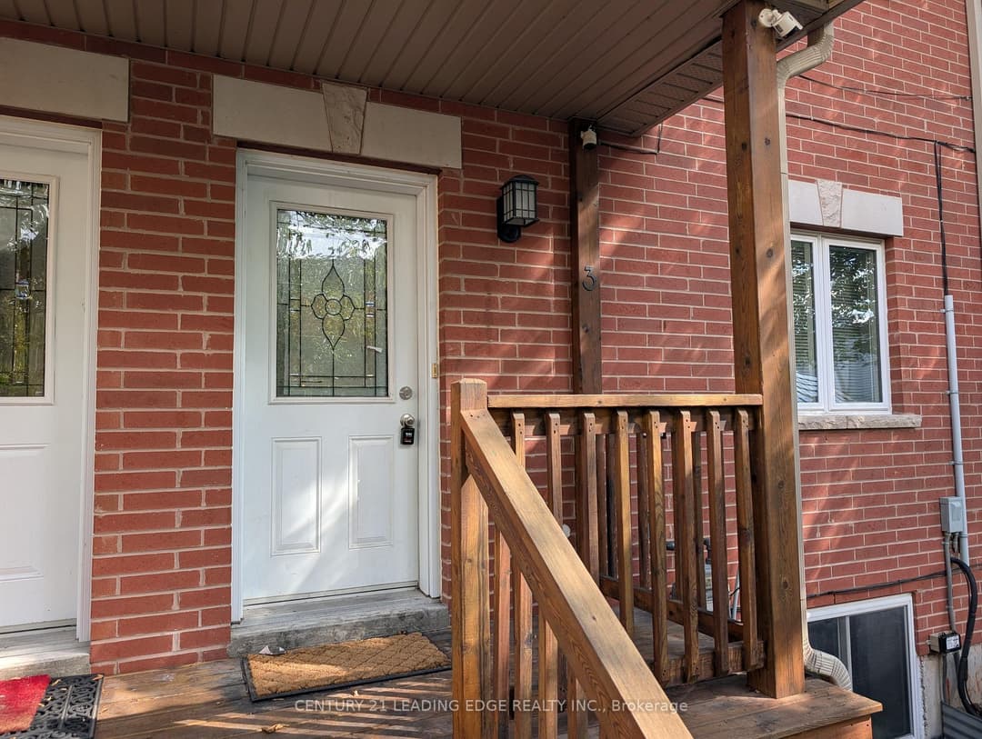 736 Kingston Road Unit 3, The Beaches / Upper Beaches