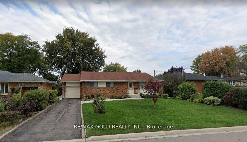 18 Suburban Drive, Mississauga