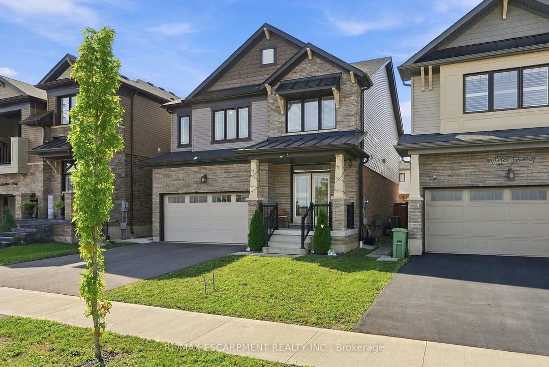 35 Royal Coachman Way, Hamilton