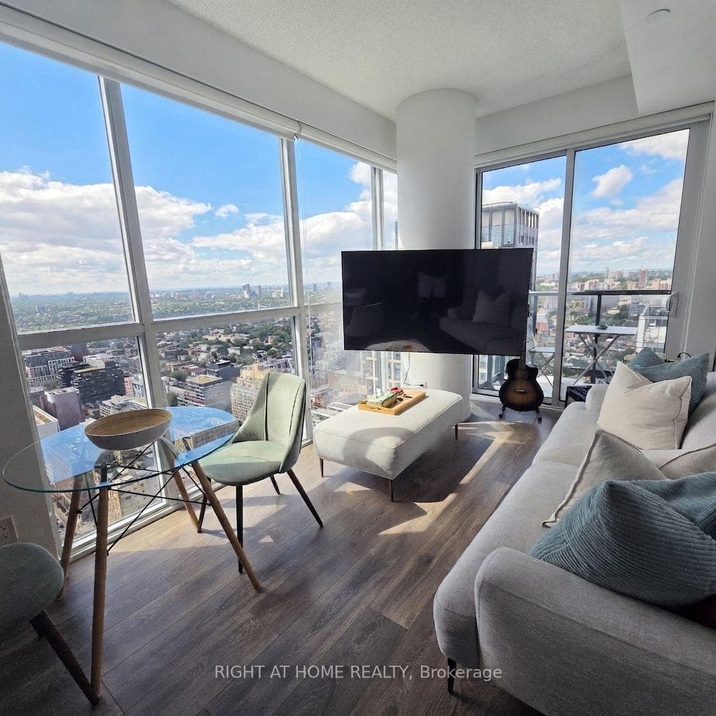 87 Peter Street Unit 4606, Downtown Toronto / Waterfront
