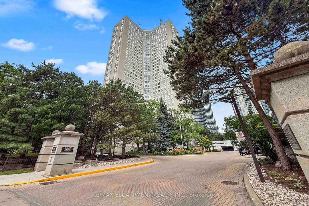 3650 Kaneff Crescent Unit 2804, Mississauga