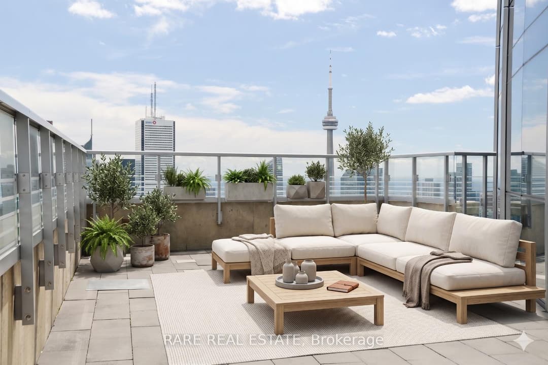388 Yonge Street Unit 5907, Downtown Toronto / Waterfront