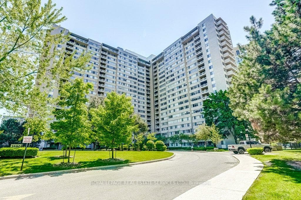 3590 Kaneff Crescent Unit 402, Mississauga