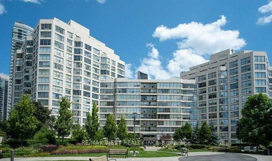 2261 Lake Shore Boulevard Unit NPH7, Liberty Village / Parkdale / South Parkdale