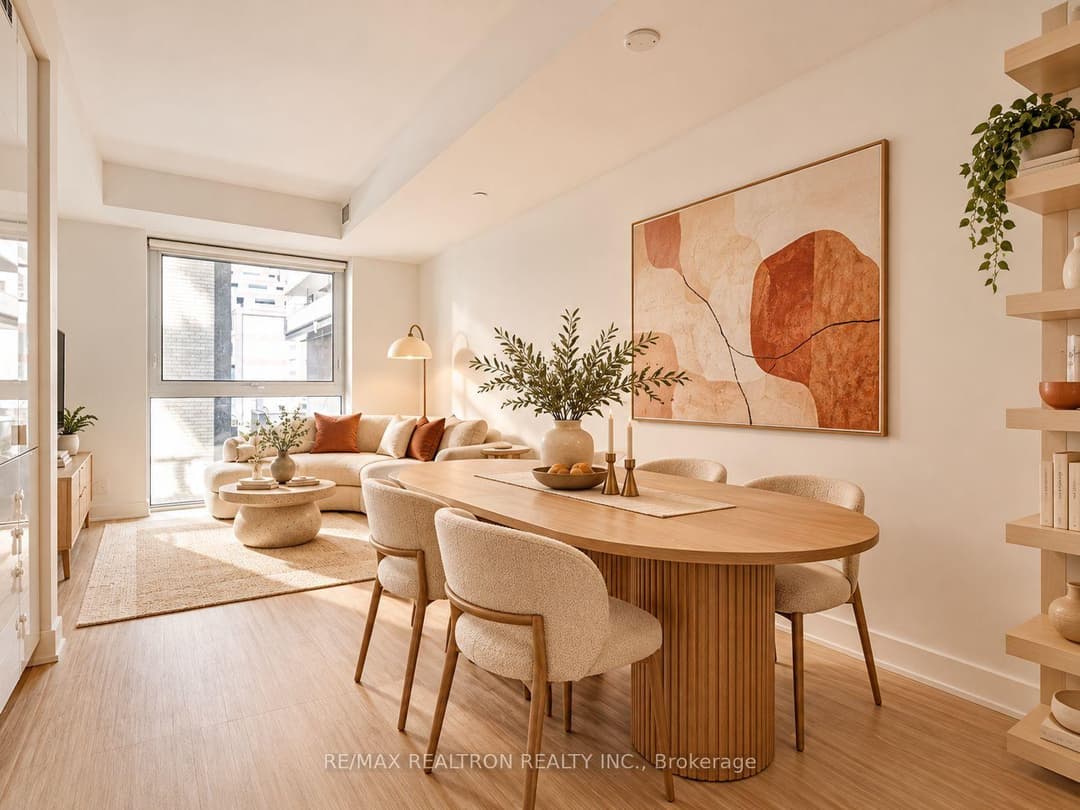 7 Grenville Street Unit 513, Downtown Toronto / Waterfront