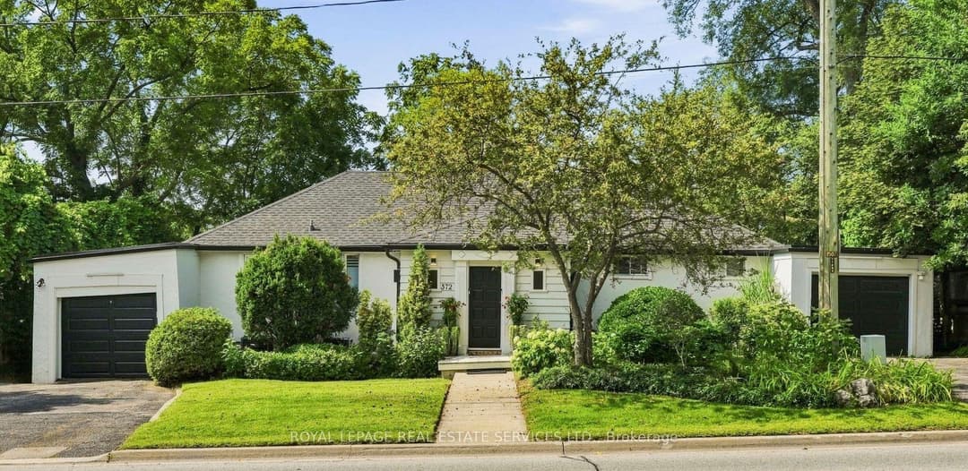 372 Trafalgar Road, Oakville
