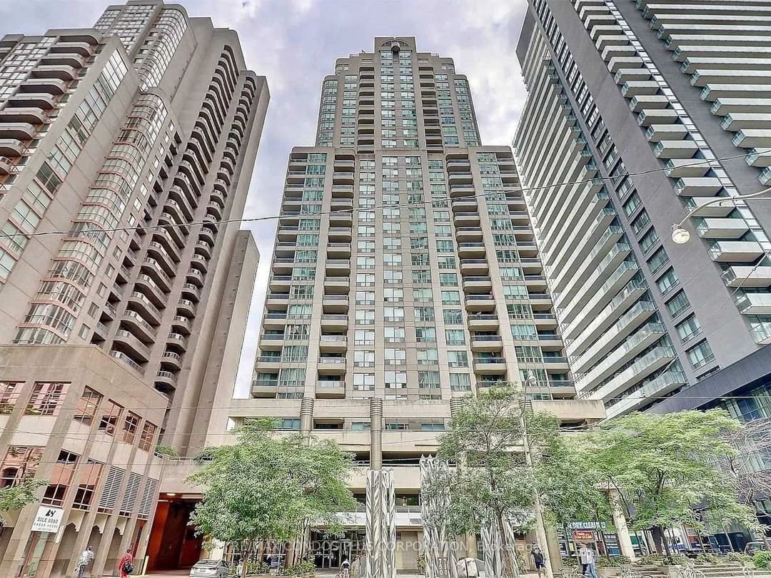 750 Bay Street Unit 808, Downtown Toronto / Waterfront