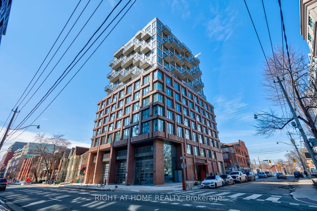 2 Augusta Avenue Unit 704, Downtown Toronto / Waterfront