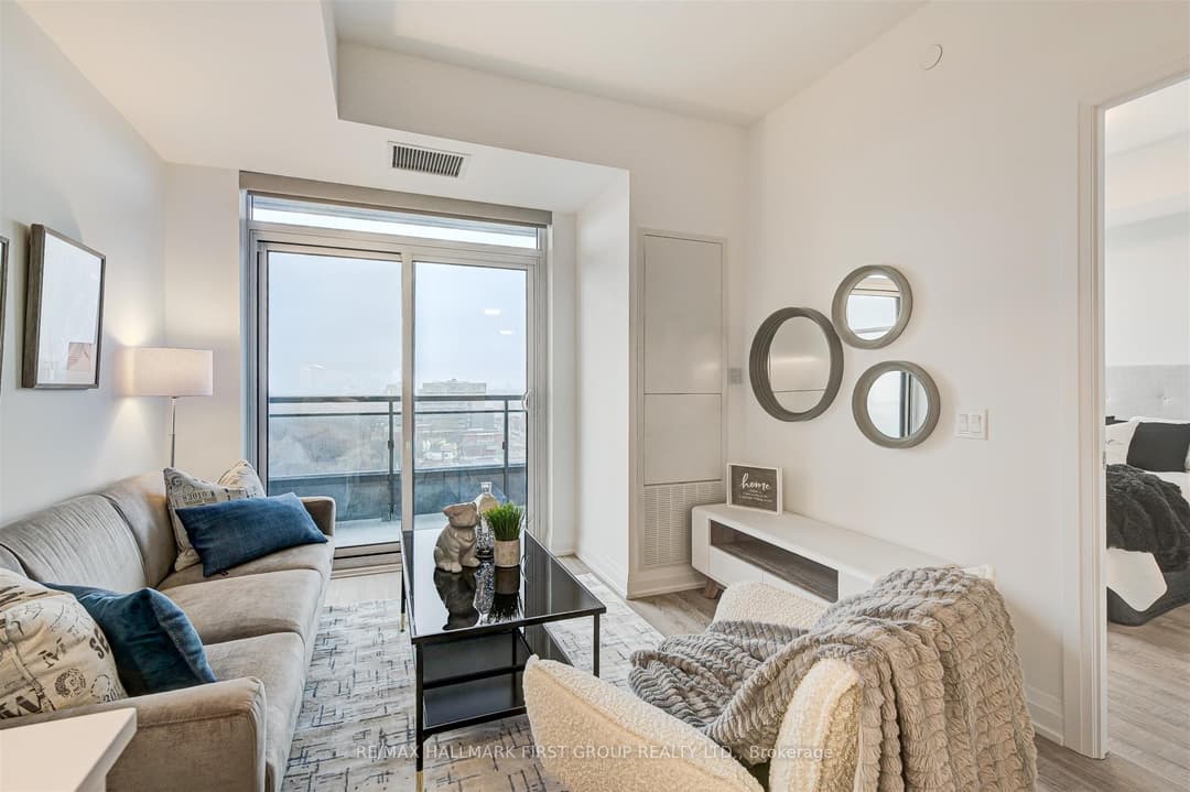 286 Main Street Unit 1017, The Beaches / Upper Beaches