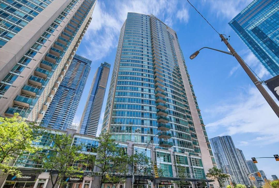 397 Front Street Unit 911, Downtown Toronto / Waterfront