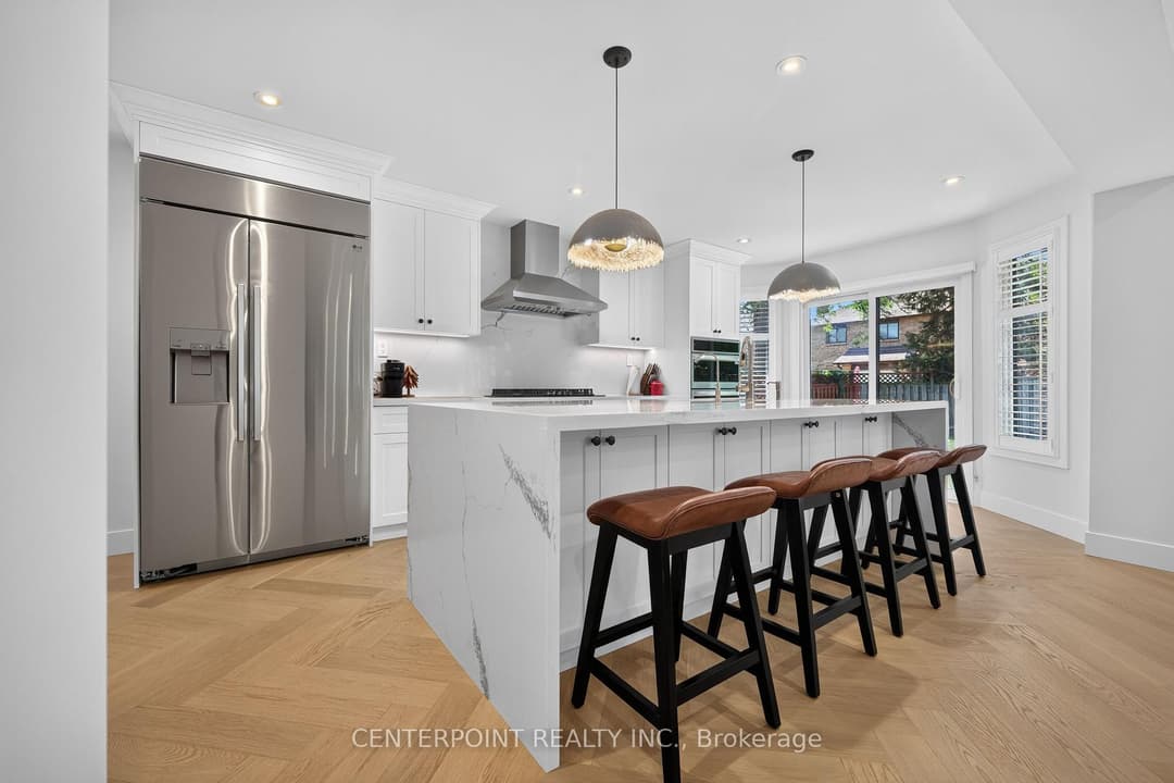 1073 Grandeur Crescent, Oakville