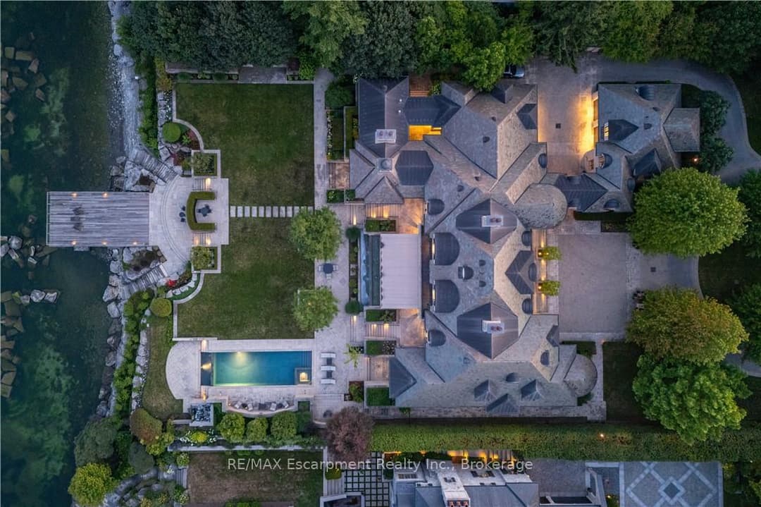 2054 Lakeshore Road, Oakville
