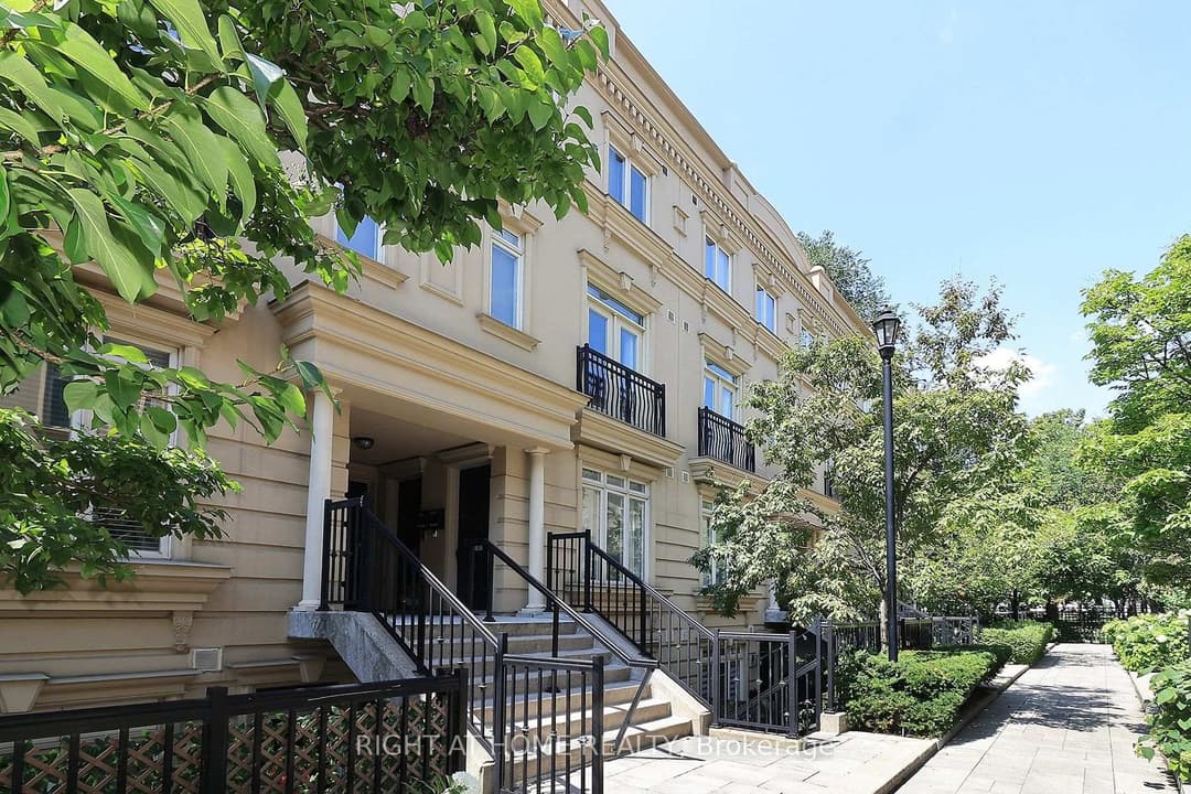 88 Carr Street Unit 19, Downtown Toronto / Waterfront