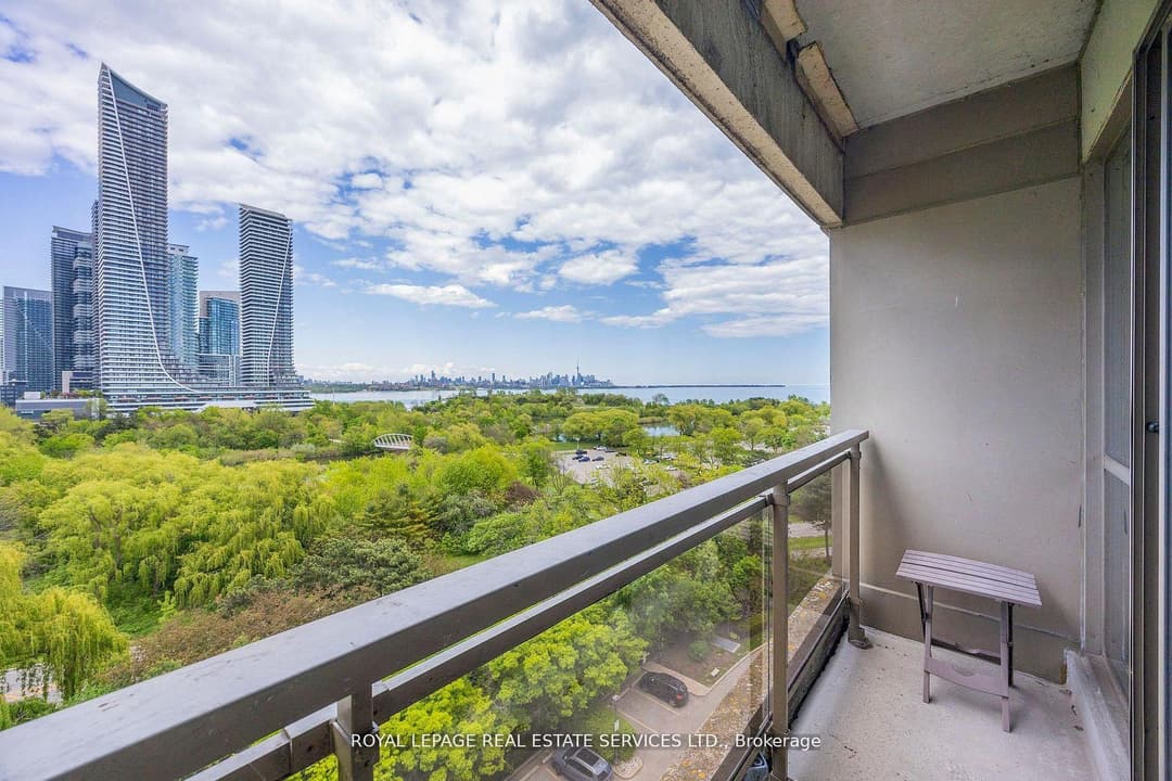 2261 Lake Shore Boulevard Unit 1010, Liberty Village / Parkdale / South Parkdale