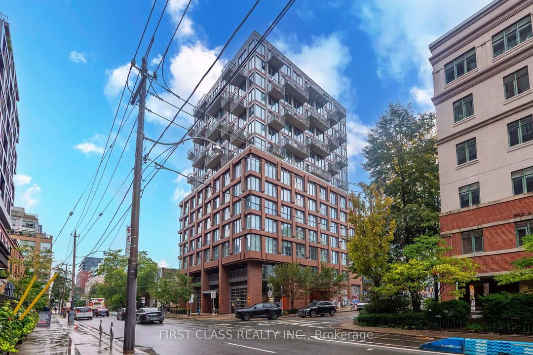 2 Augusta Avenue Unit 702, Downtown Toronto / Waterfront
