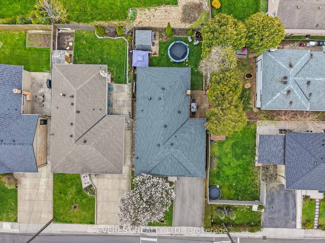Virtual tour of 27 Lavina Crescent, Hamilton