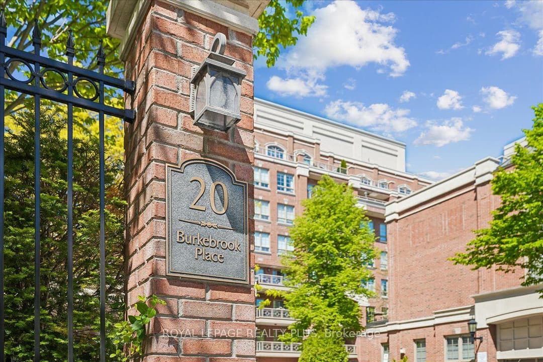 20 Burkebrook Place Unit 204, Bridle Path / York Mills / Hoggs Hollow