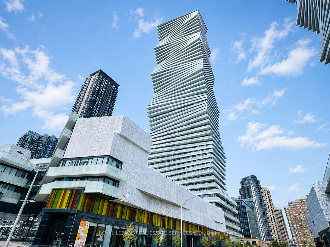 3900 Confederation Parkway Unit 323, Mississauga