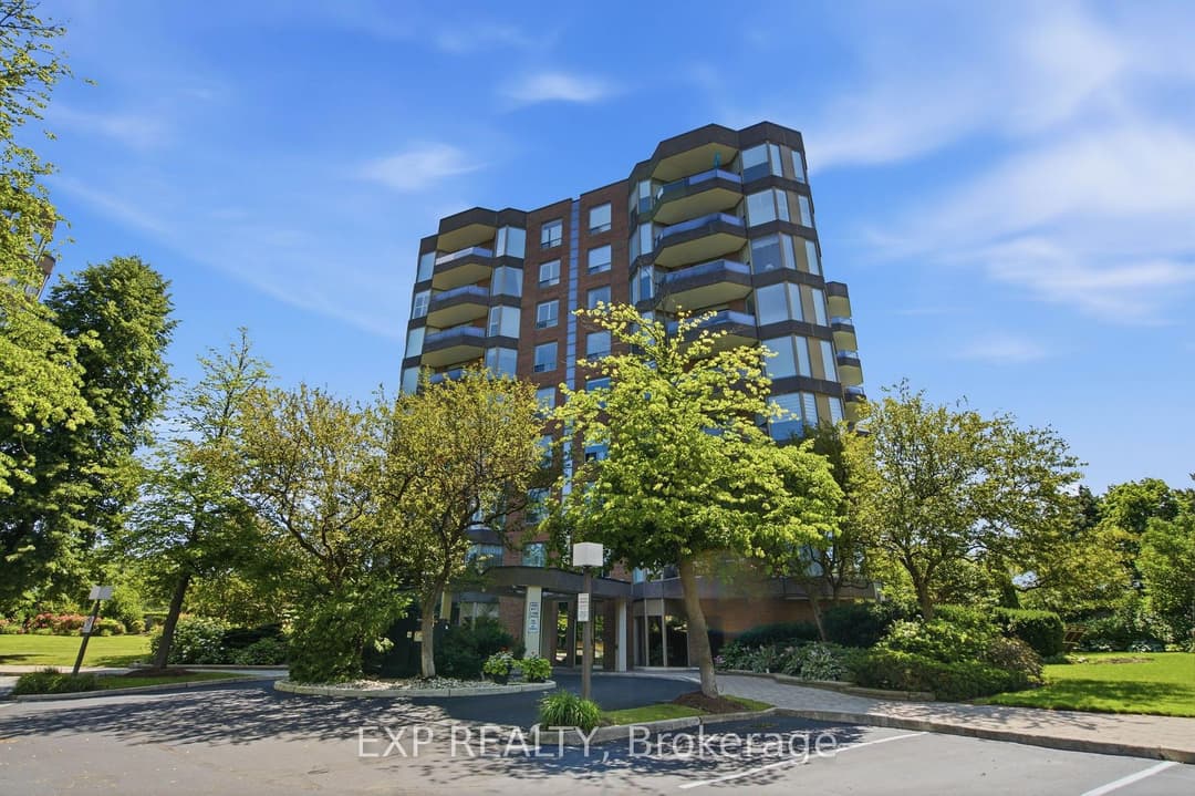 1903 Pilgrims Way Unit 302, Oakville