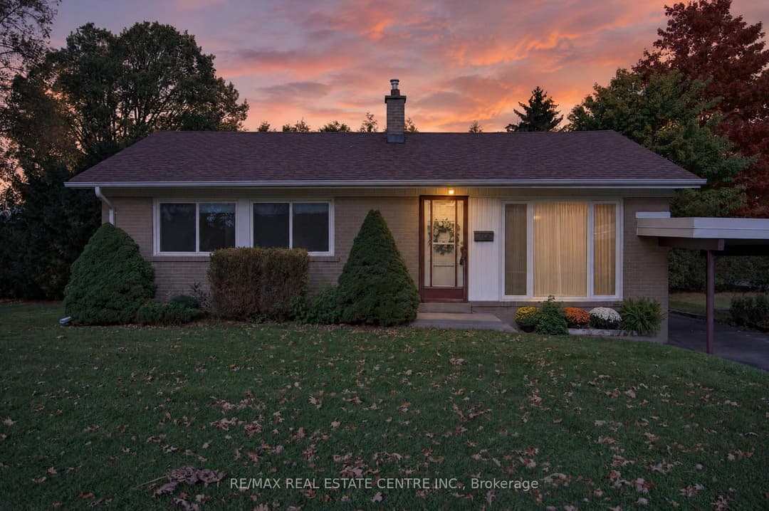 226 Elmwood Crescent, Milton