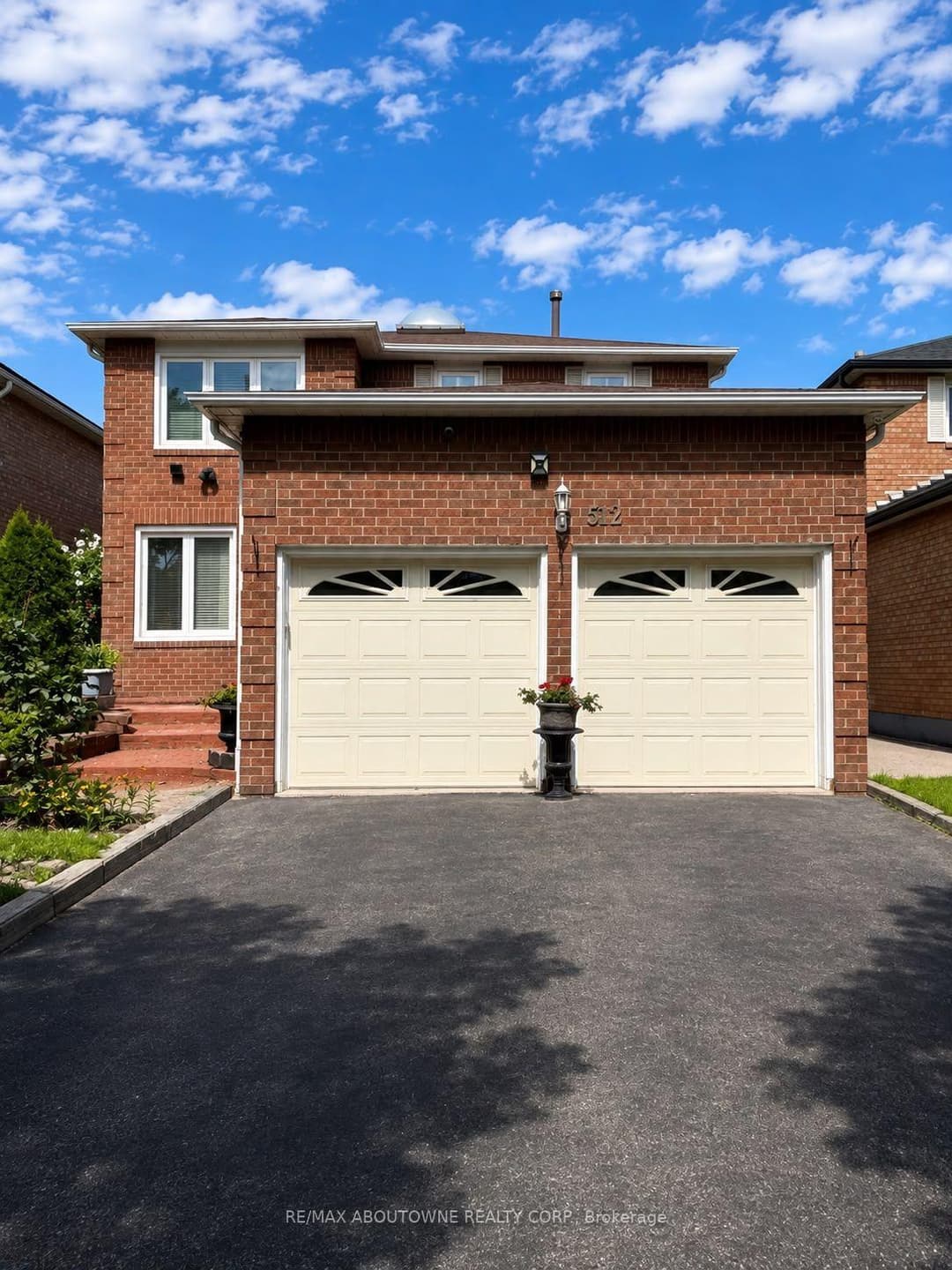 512 Chieftan Circle, Mississauga