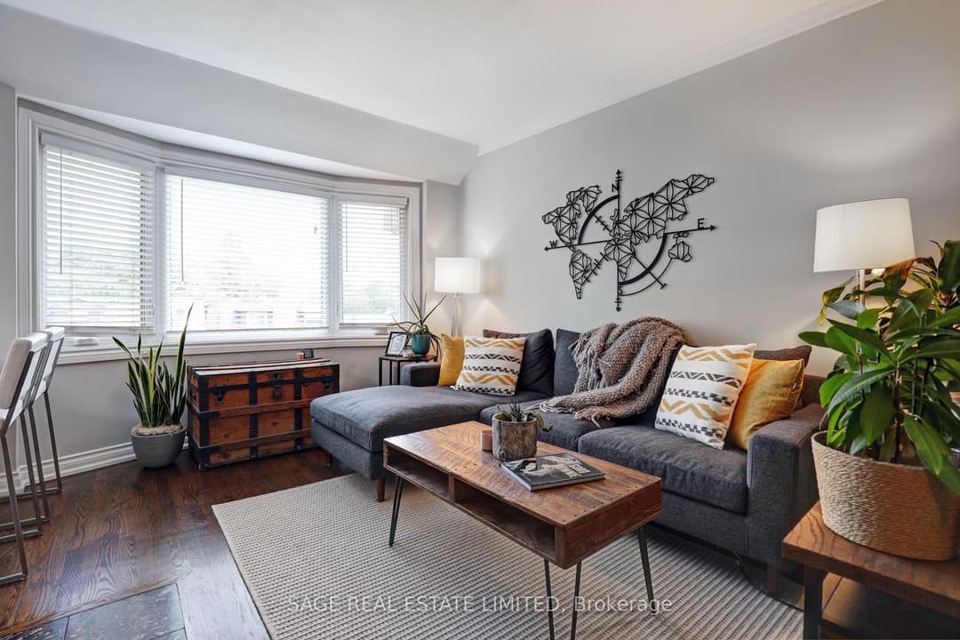 60 Kippendavie Avenue Unit 301, The Beaches / Upper Beaches