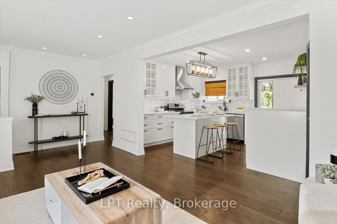 667 Wickens Avenue, Burlington