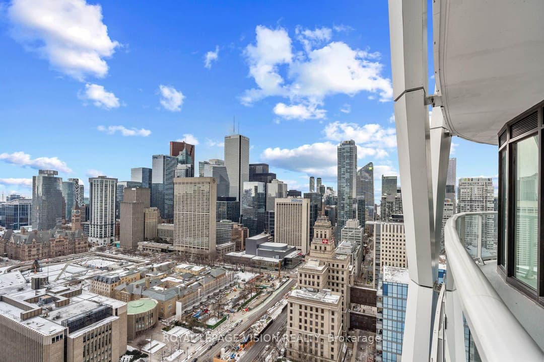 230 Simcoe Street Unit 3113, Downtown Toronto / Waterfront
