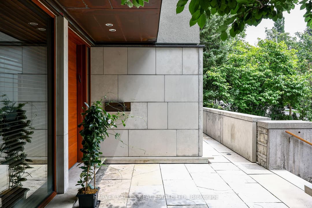 Virtual tour of 36 Millbank Avenue, Forest Hill / Deer Park