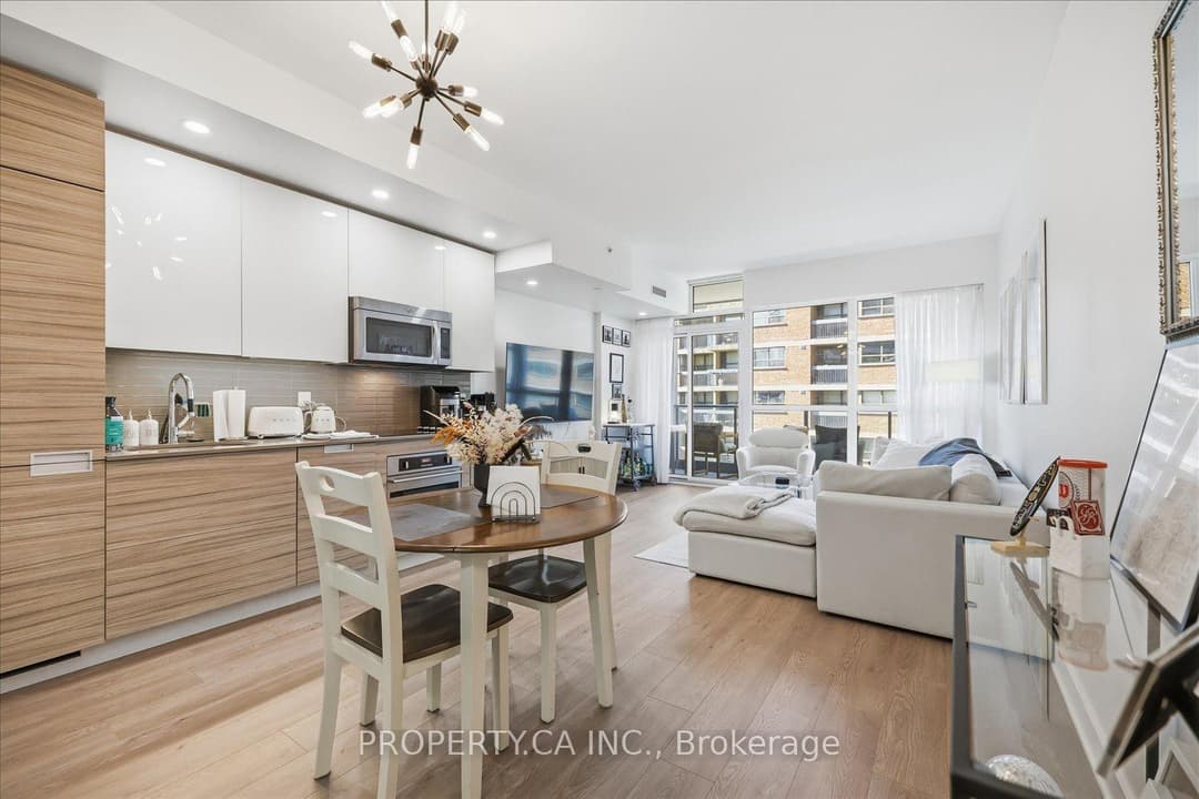 210 Simcoe Street Unit 606, Downtown Toronto / Waterfront