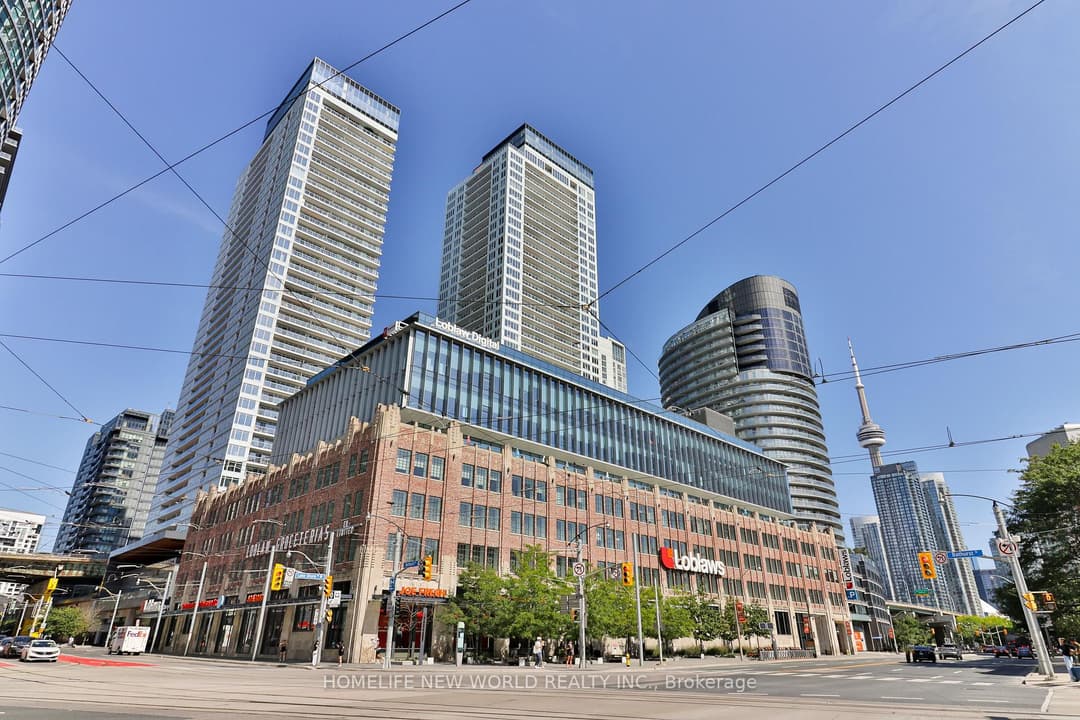 17 Bathurst Street Unit 812, Downtown Toronto / Waterfront