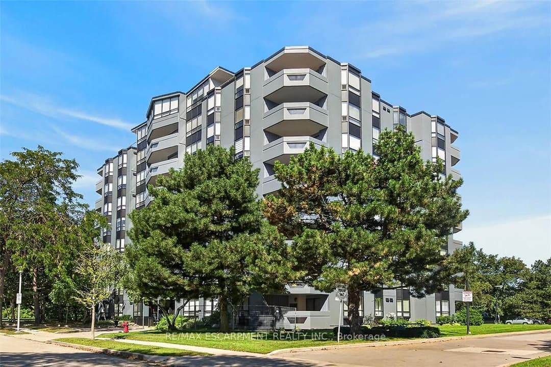 6 Village Green Boulevard Unit 202, Hamilton