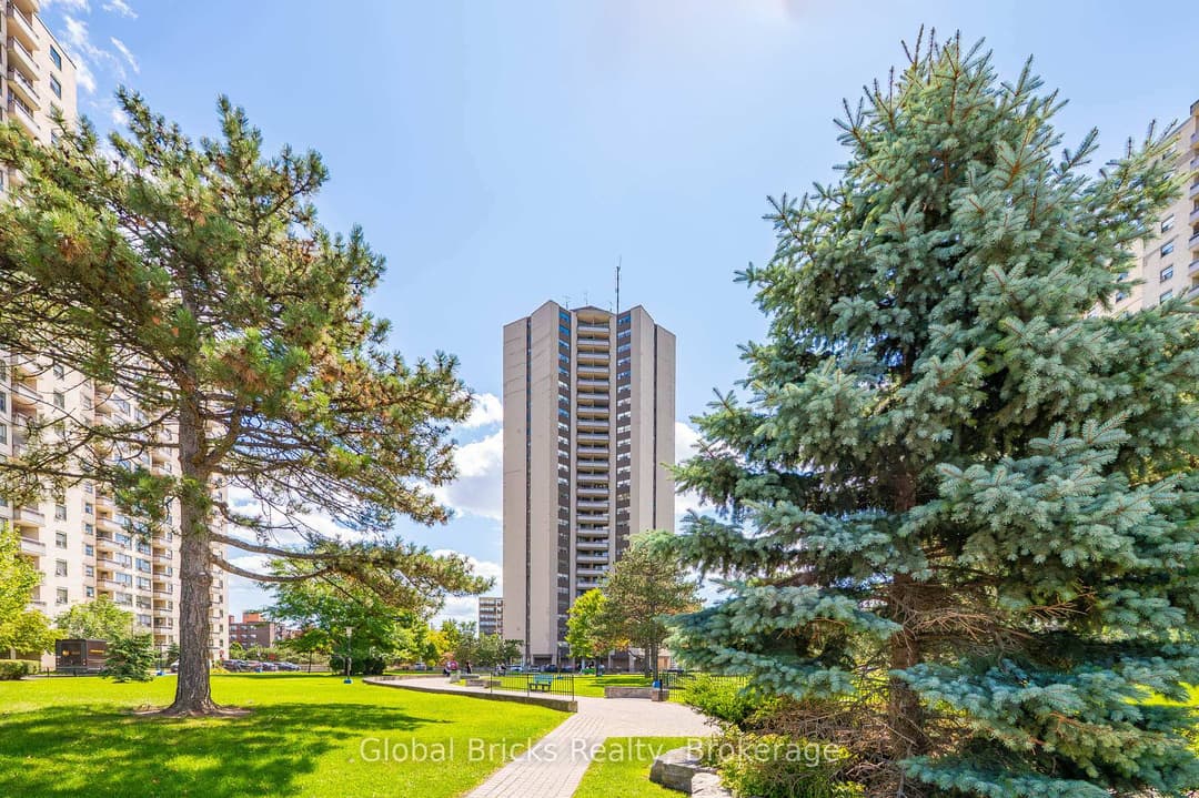 380 Dixon Road Unit 1904, Etobicoke (Kingsview Village / Humber Heights)