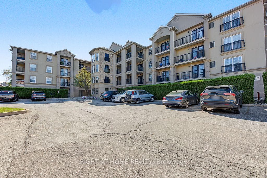1487 Maple Avenue Unit 401, Milton