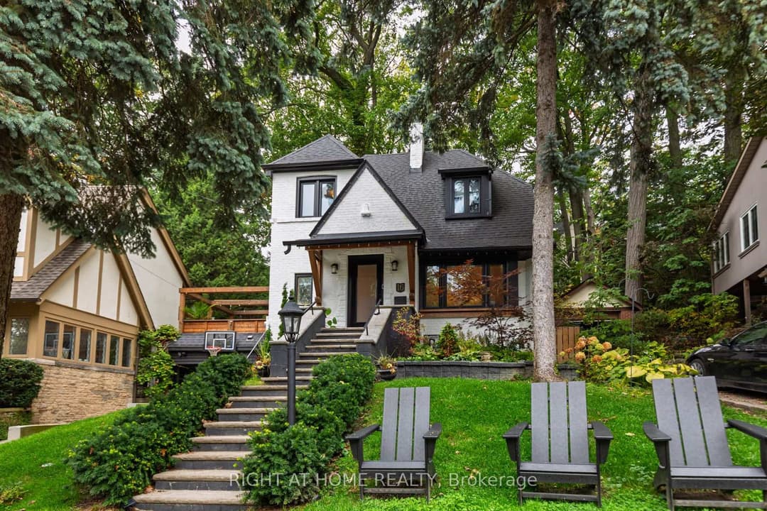 16 Pine Crescent, The Beaches / Upper Beaches