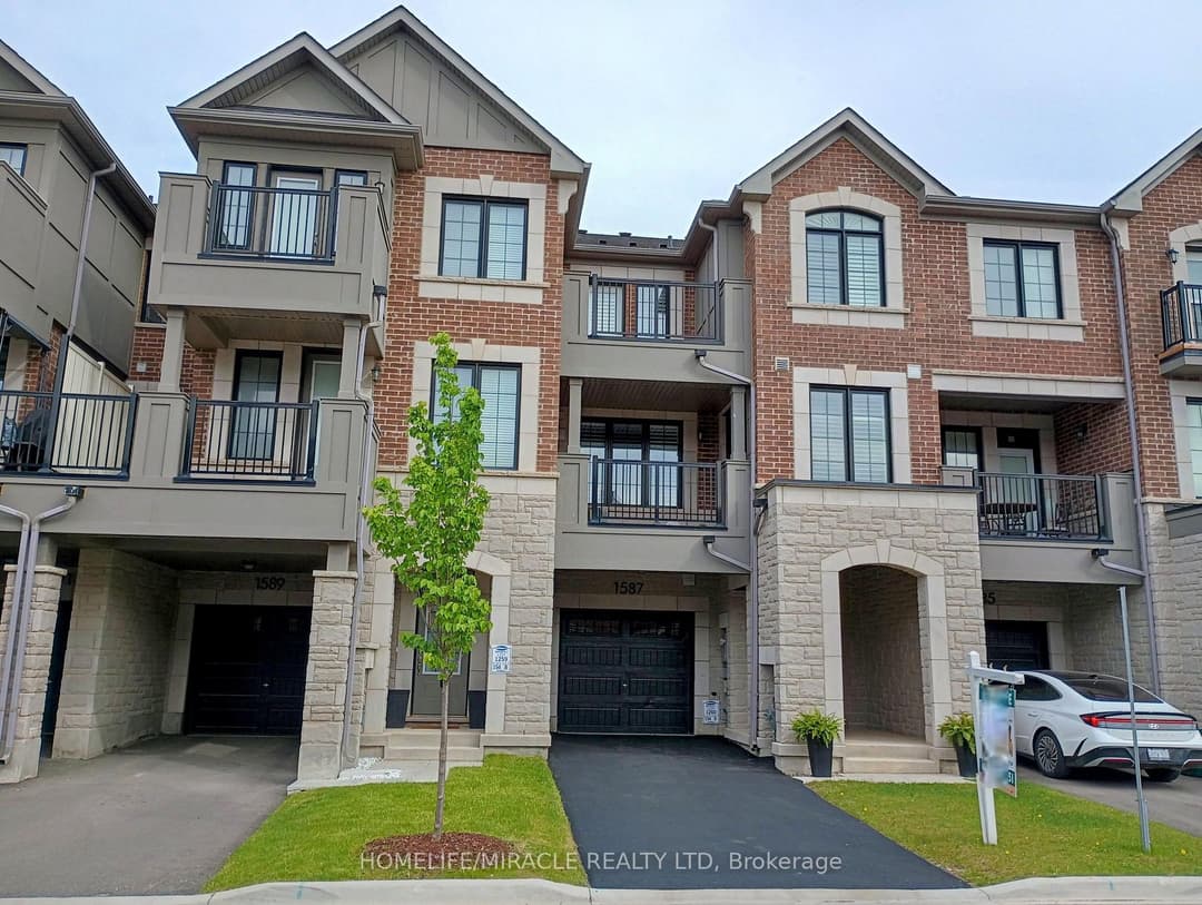 1587 Moira Crescent, Milton