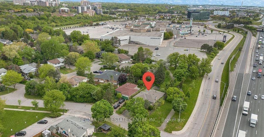 1011 Pearson Drive, Oakville