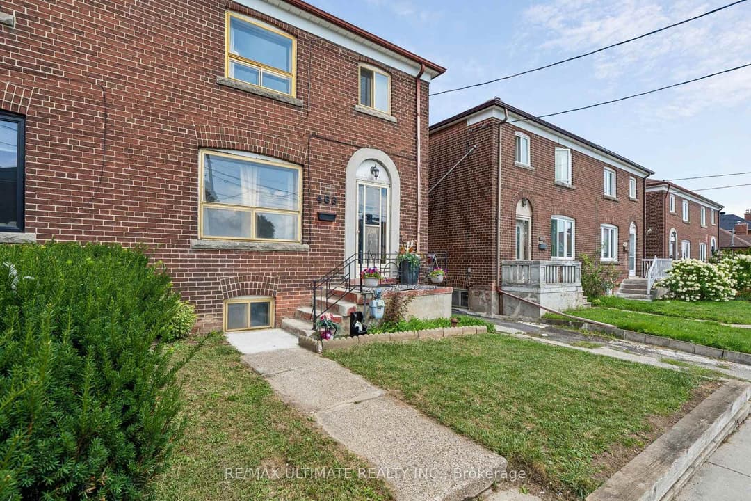 463 Oakwood Avenue, Forest Hill / Deer Park