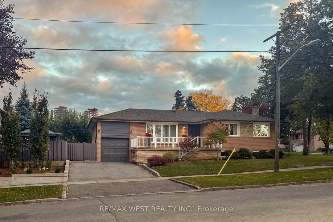 82 Renault Crescent, Etobicoke (Kingsview Village / Humber Heights)