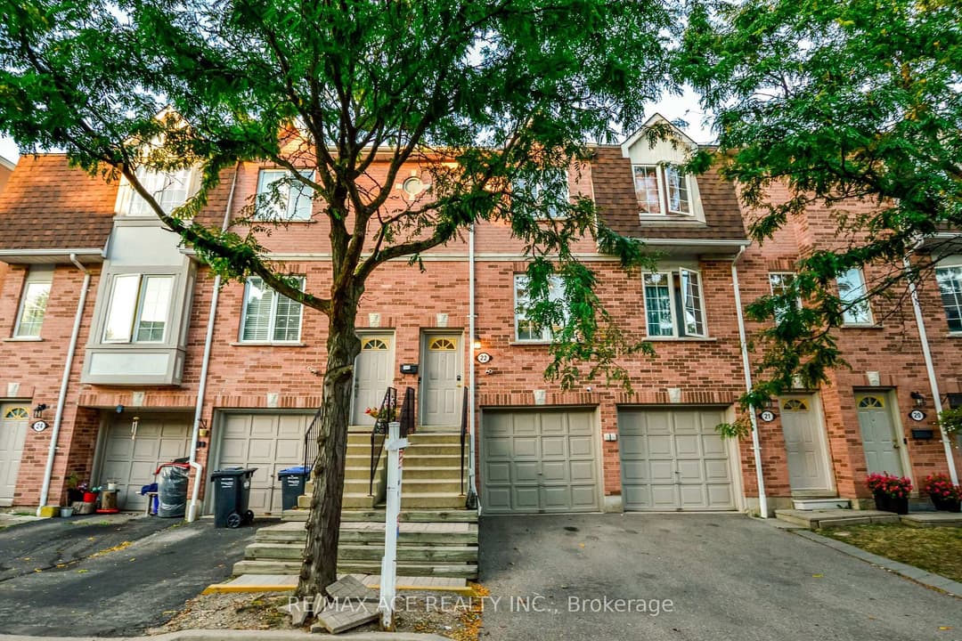 1525 South Parade Court Unit 22, Mississauga