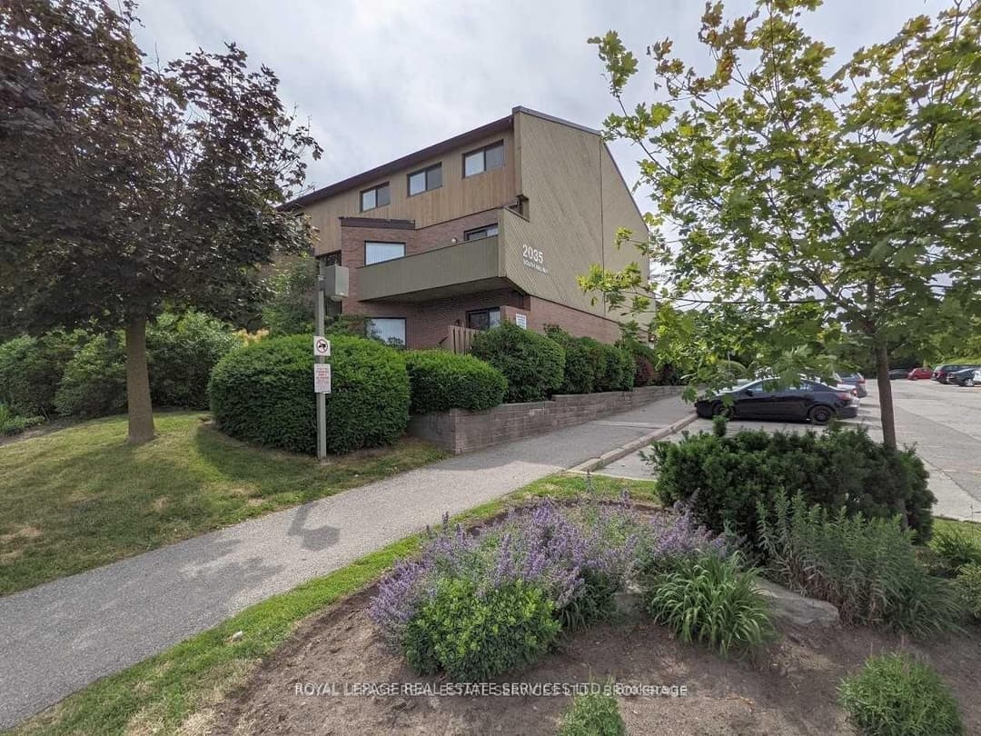 2035 South Millway Drive Unit 12, Mississauga