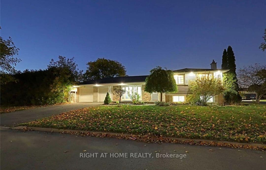 1179 Queens Avenue, Oakville