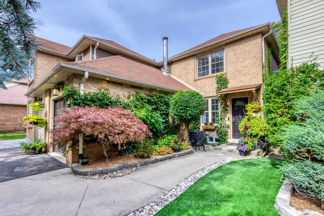 1198 Potters Wheel Crescent, Oakville
