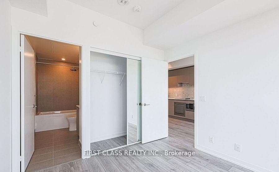 55 Mercer Street Unit 3215, Downtown Toronto / Waterfront