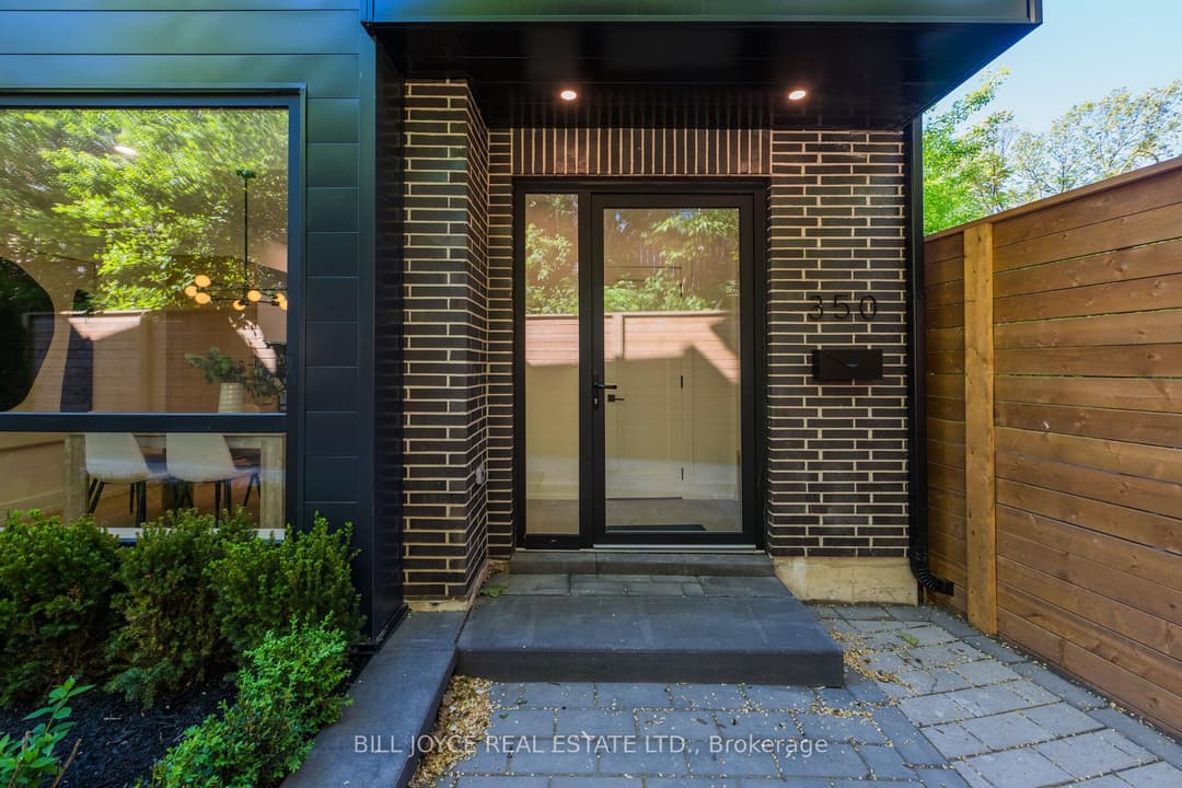 350 Lee Avenue, The Beaches / Upper Beaches