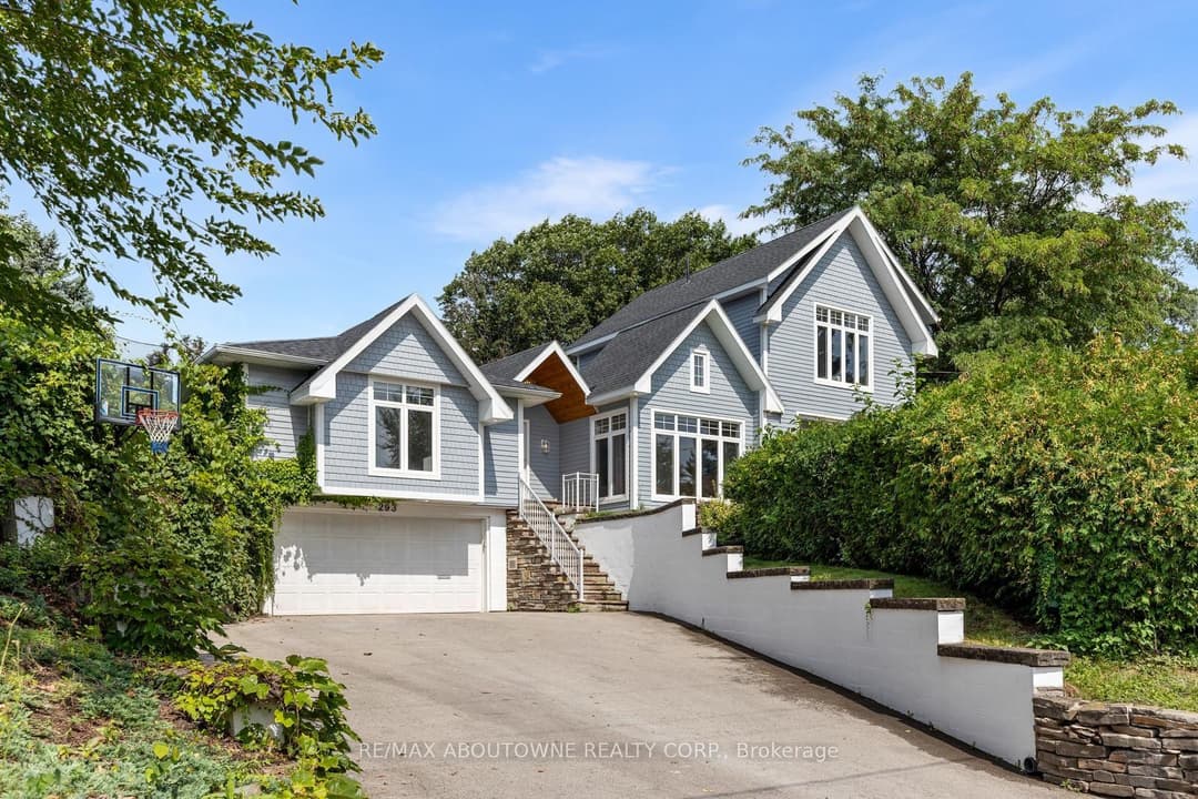293 North Shore Boulevard, Burlington