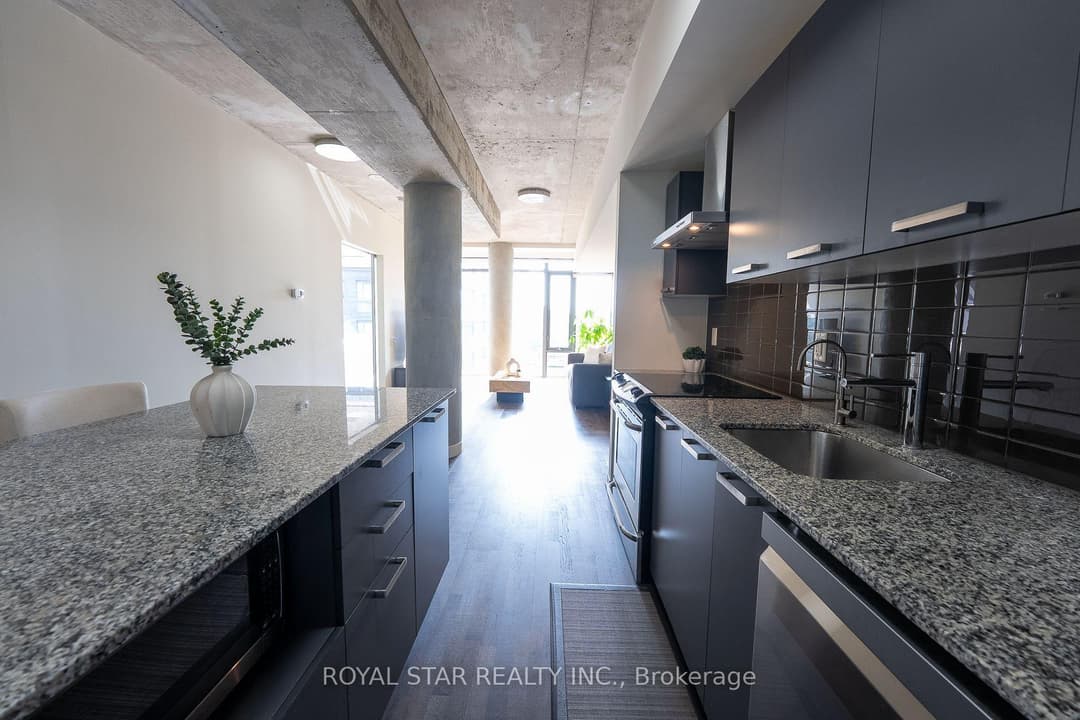 95 Bathurst Street Unit 623, Downtown Toronto / Waterfront