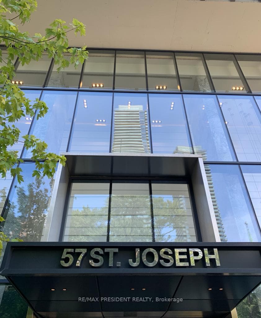 57 St Joseph Street Unit 913, Downtown Toronto / Waterfront