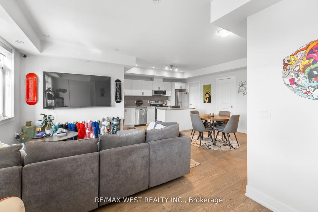1062 Douglas McCurdy Common Unit 225, Mississauga