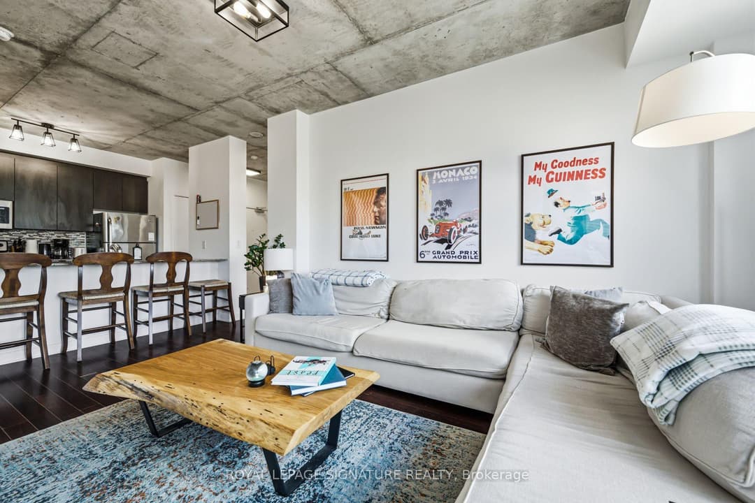 400 Wellington Street Unit 803, Downtown Toronto / Waterfront